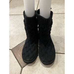 Ugg Black Isla Chunky Cable Knit Lace Up Boots Sz 8